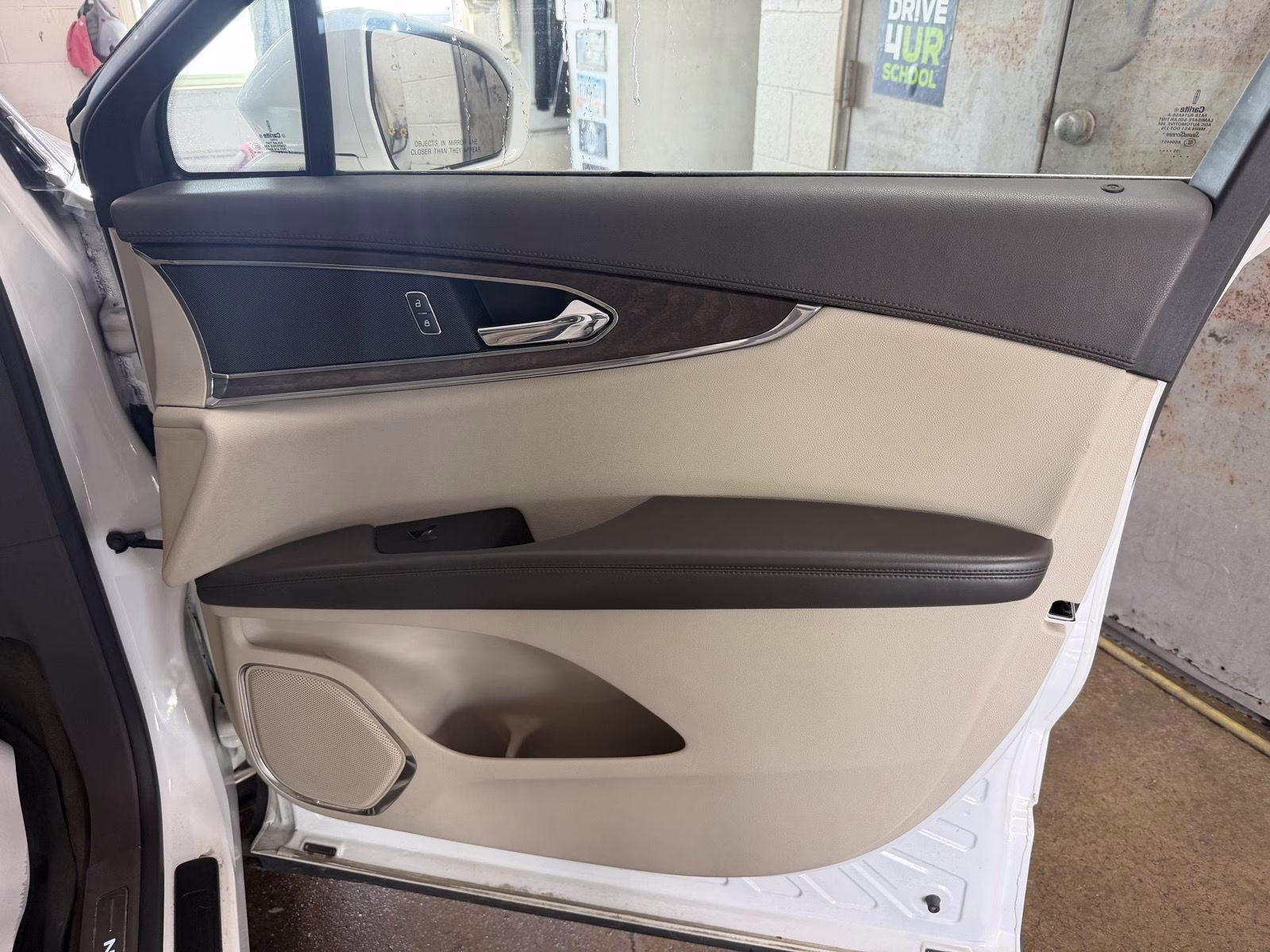 2016 White Platinum Metallic Tri-Coat Lincoln MKX Reserve FWD SUV