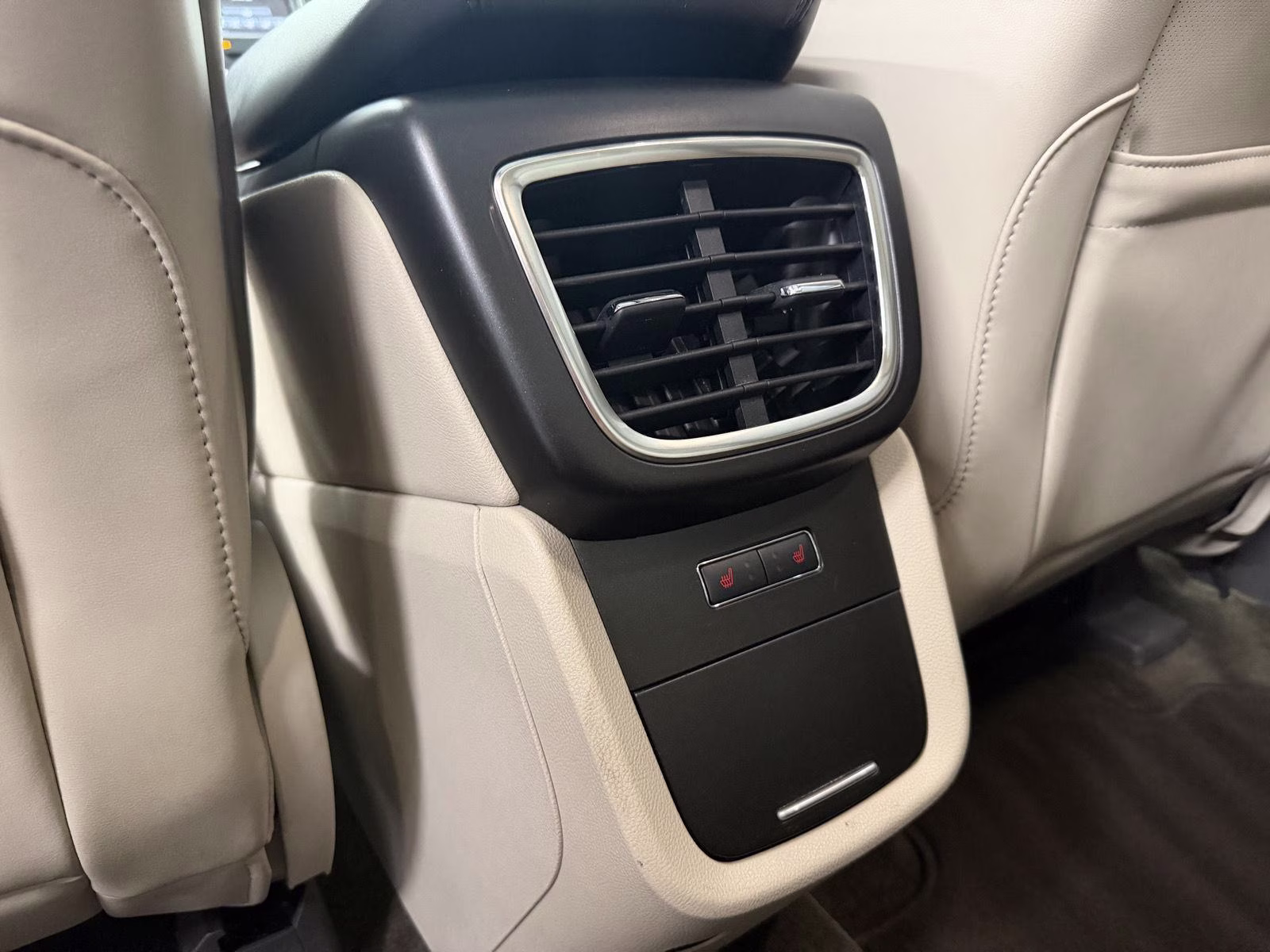 2016 White Platinum Metallic Tri-Coat Lincoln MKX Reserve FWD SUV