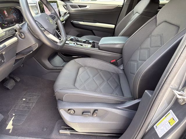 2024 Silver Mist Metallic Volkswagen Atlas Cross Sport 2.0T SE w/Technology AWD SUV