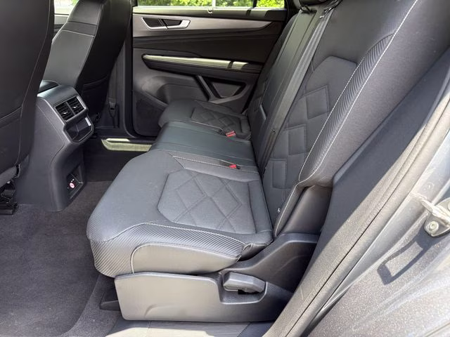 2024 Silver Mist Metallic Volkswagen Atlas Cross Sport 2.0T SE w/Technology AWD SUV