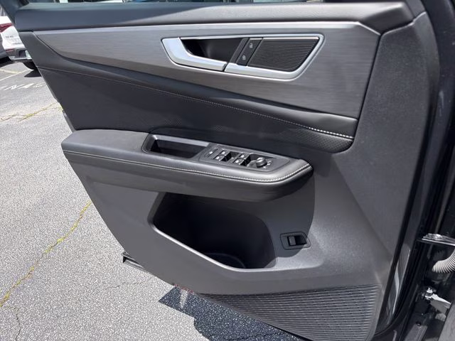 2024 Silver Mist Metallic Volkswagen Atlas Cross Sport 2.0T SE w/Technology AWD SUV