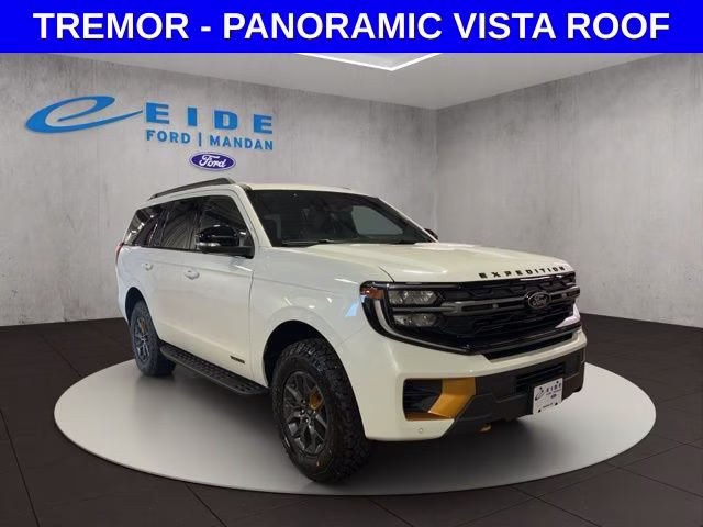 2026 Star White Metallic Tri-Coat Ford Expedition Tremor 4X4 SUV