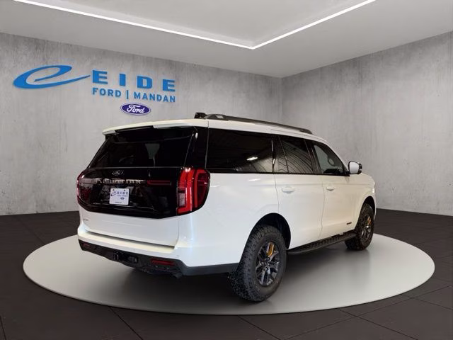 2026 Star White Metallic Tri-Coat Ford Expedition Tremor 4X4 SUV