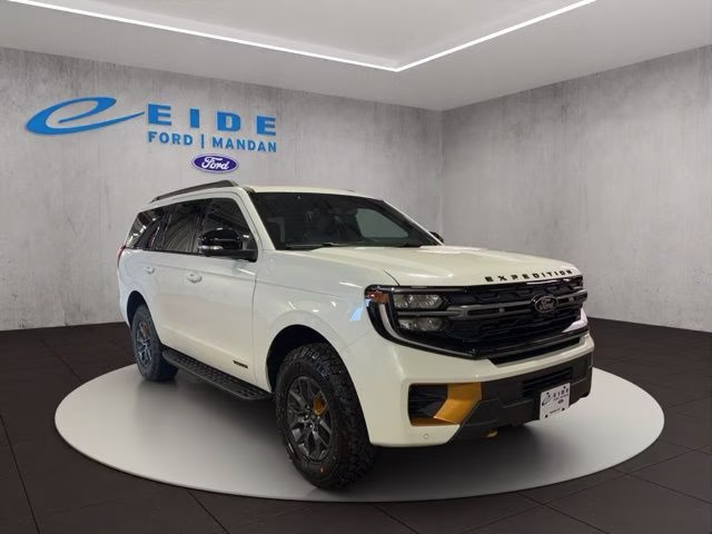 2026 Star White Metallic Tri-Coat Ford Expedition Tremor 4X4 SUV