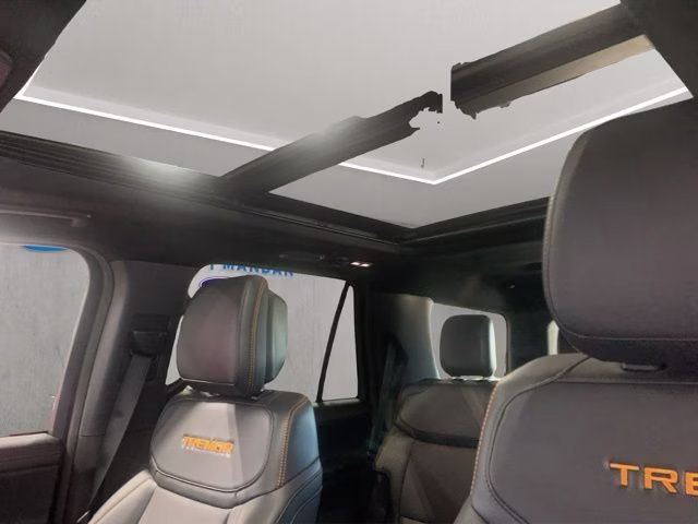 2026 Star White Metallic Tri-Coat Ford Expedition Tremor 4X4 SUV
