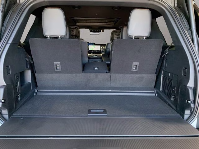 2026 Star White Metallic Tri-Coat Ford Expedition Tremor 4X4 SUV