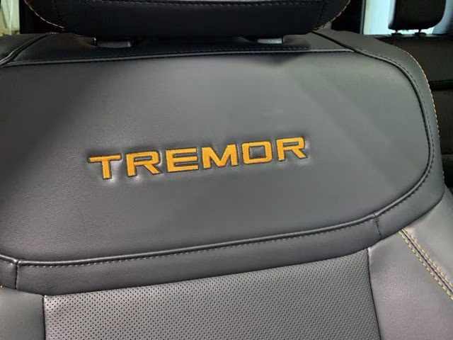 2026 Star White Metallic Tri-Coat Ford Expedition Tremor 4X4 SUV