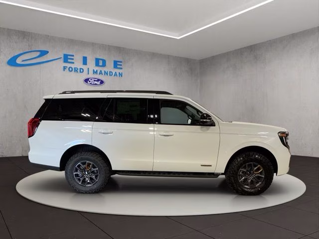 2026 Star White Metallic Tri-Coat Ford Expedition Tremor 4X4 SUV