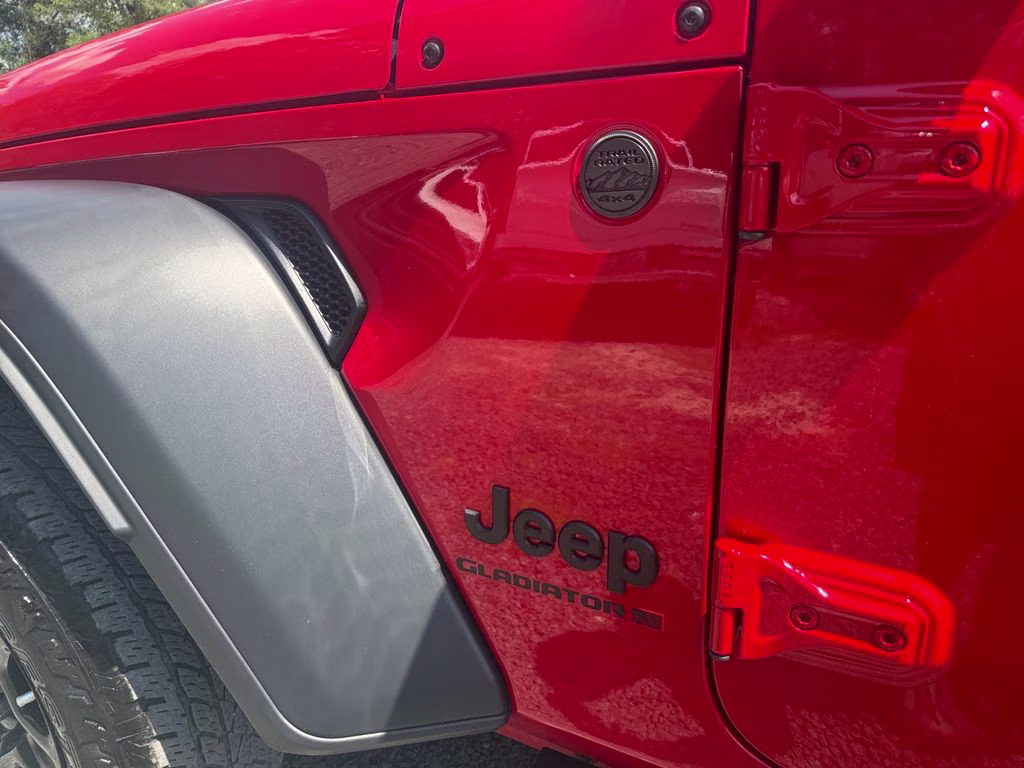 2023 Firecracker Red Clearcoat Jeep Gladiator Sport 4X4 Truck