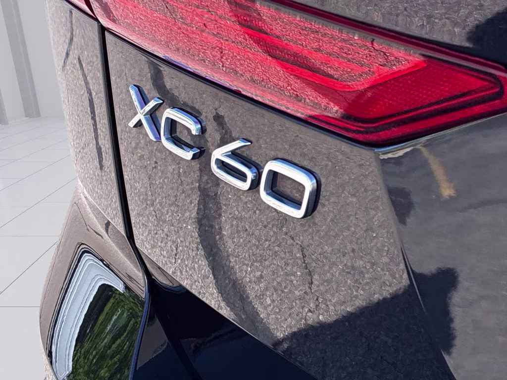 2023 Black Volvo XC60 B5 Core AWD SUV