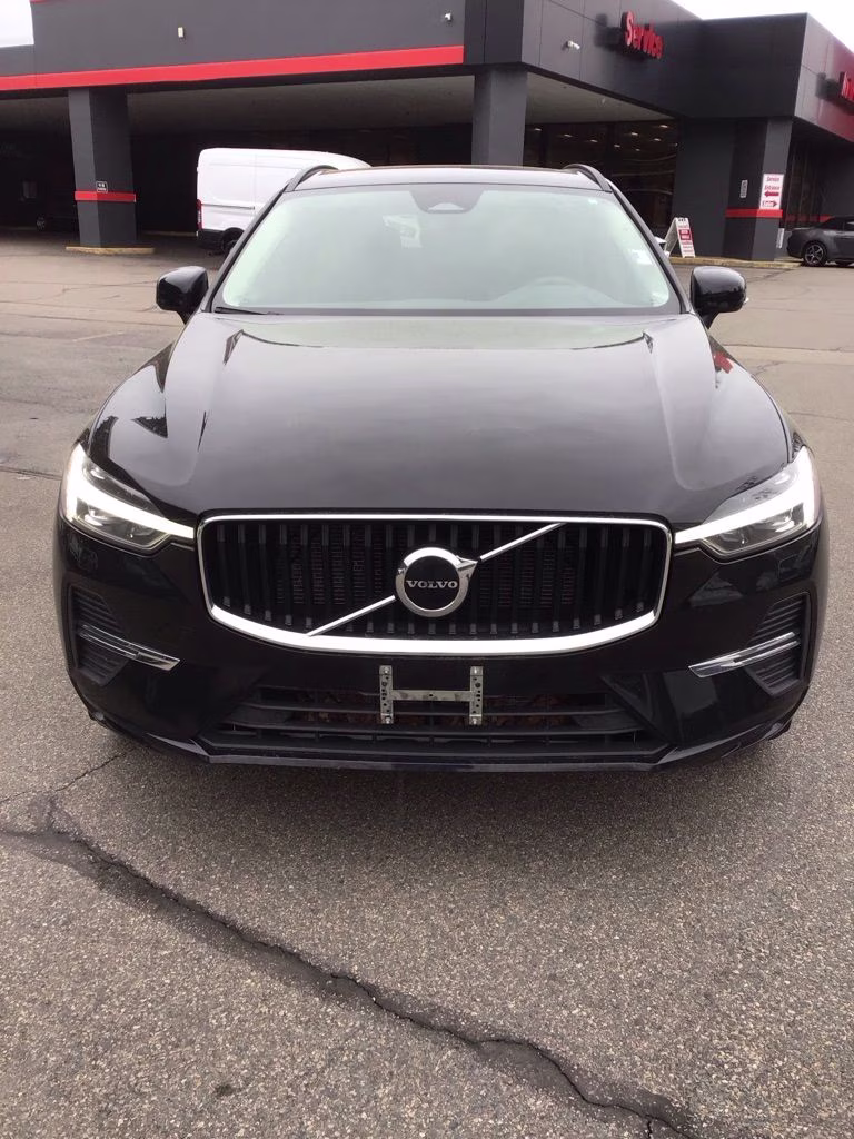 2023 Black Volvo XC60 B5 Core AWD SUV
