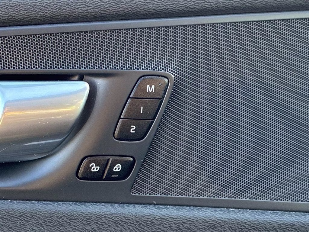 2023 Black Volvo XC60 B5 Core AWD SUV