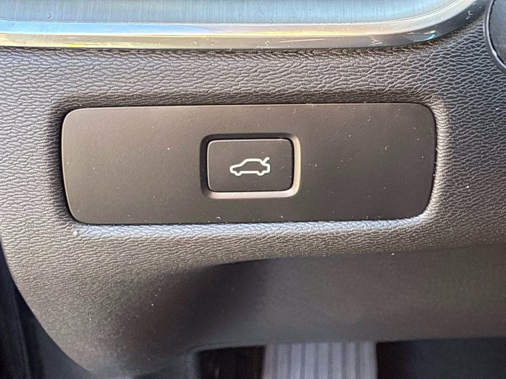 2023 Black Volvo XC60 B5 Core AWD SUV