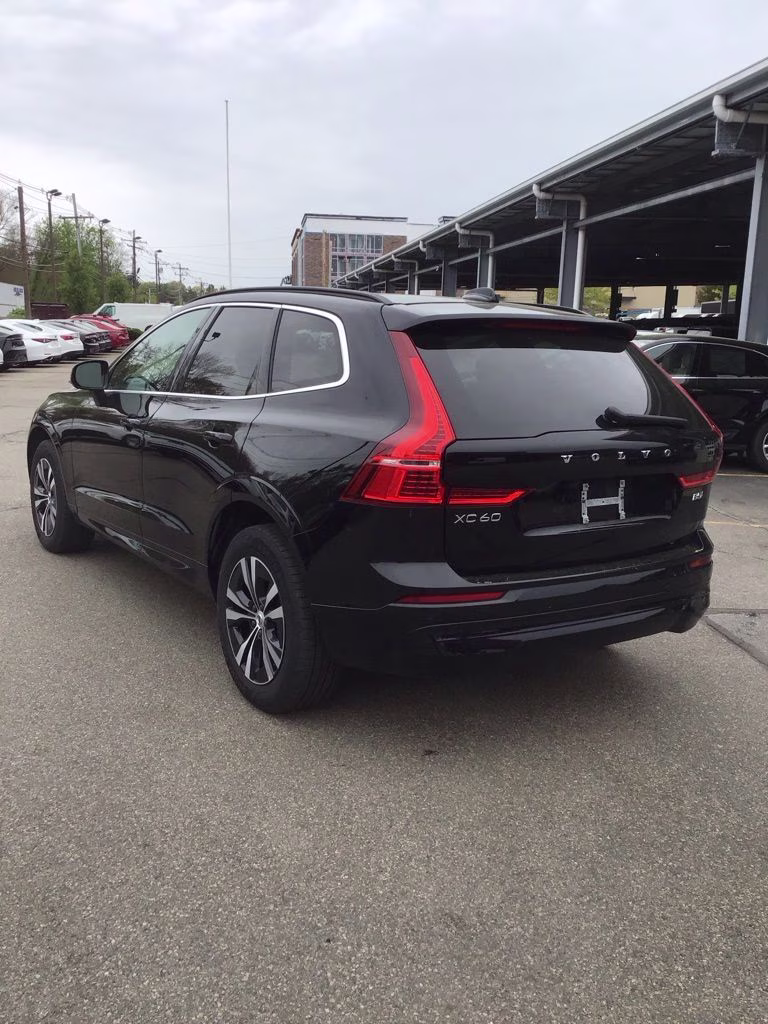 2023 Black Volvo XC60 B5 Core AWD SUV