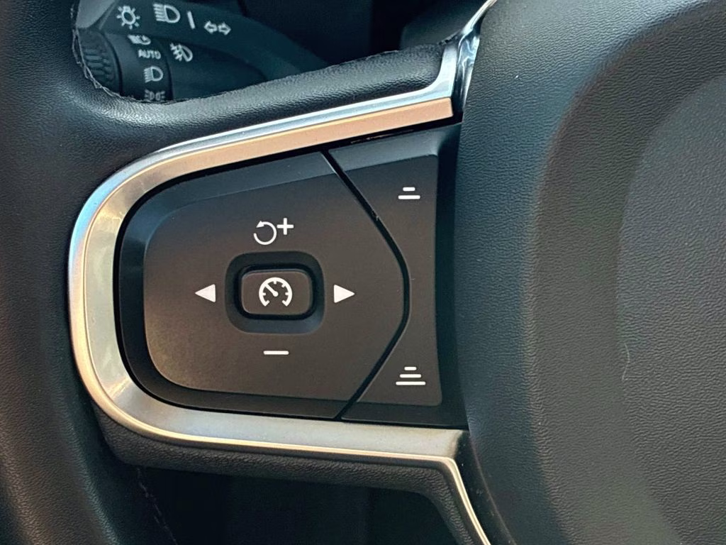 2023 Black Volvo XC60 B5 Core AWD SUV