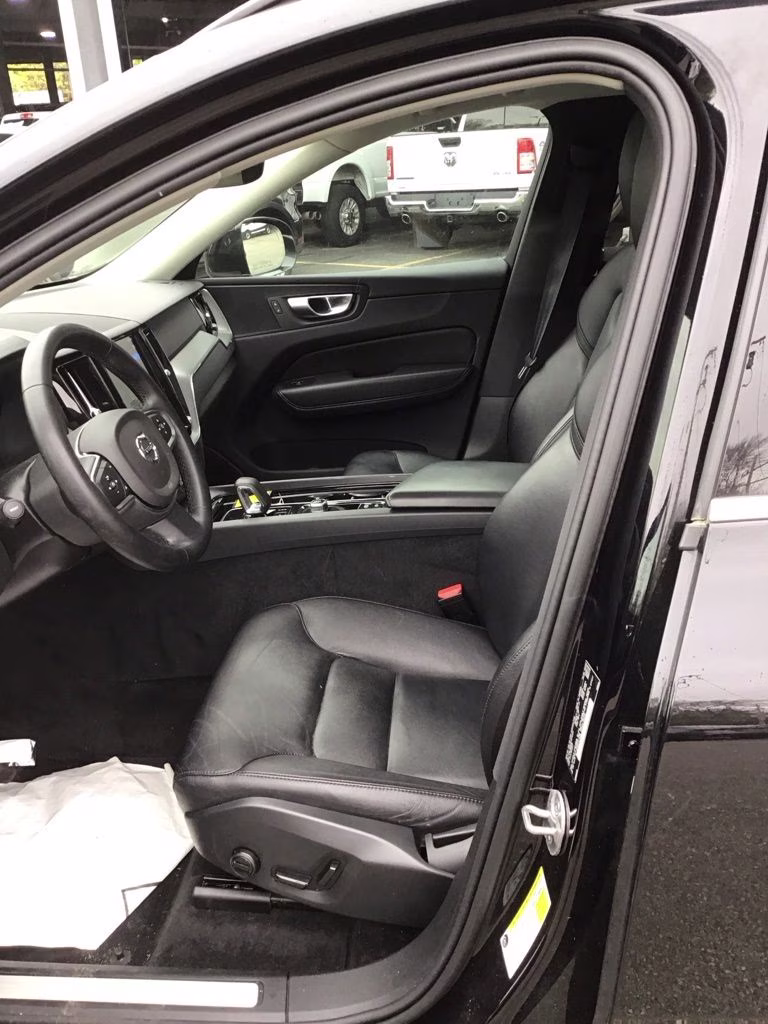 2023 Black Volvo XC60 B5 Core AWD SUV