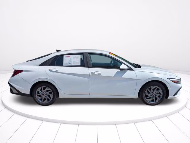 2024 Serenity White Hyundai Elantra SEL FWD Sedan