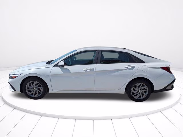 2024 Serenity White Hyundai Elantra SEL FWD Sedan