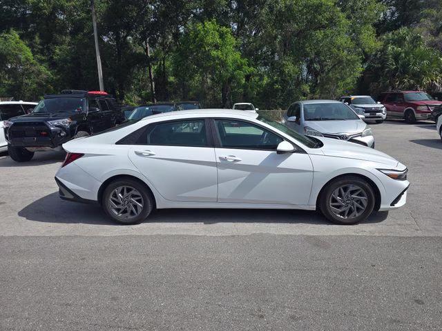 2024 Serenity White Hyundai Elantra SEL FWD Sedan