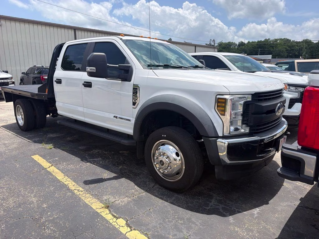 2019 Oxford White Ford Super Duty F-450 DRW XL 4X4 Chassis