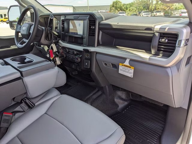 2026 Oxford White Ford Super Duty F-250 SRW 4X4 Truck