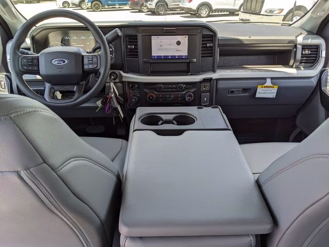 2026 Oxford White Ford Super Duty F-250 SRW 4X4 Truck