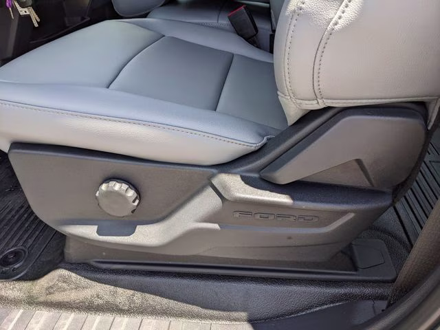 2026 Oxford White Ford Super Duty F-250 SRW 4X4 Truck