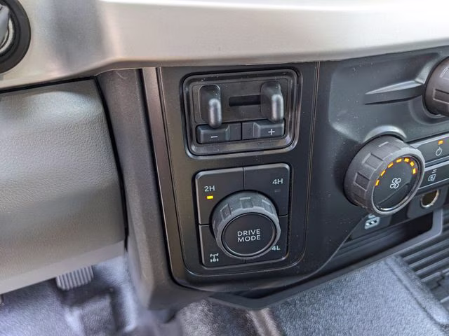 2026 Oxford White Ford Super Duty F-250 SRW 4X4 Truck