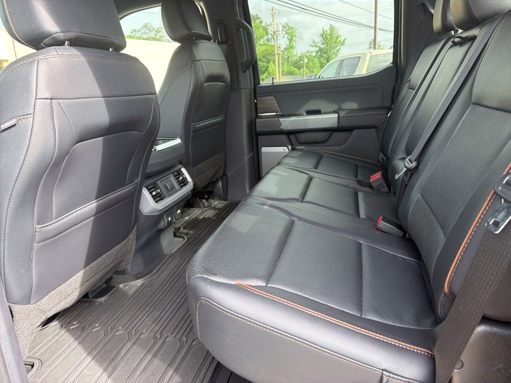 2024 Black Metallic Ford F-150 Lariat 4X4 Truck
