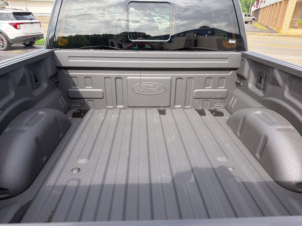 2024 Black Metallic Ford F-150 Lariat 4X4 Truck