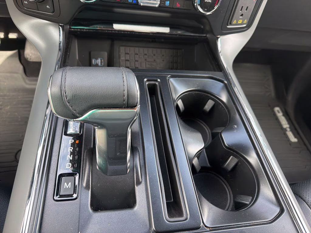 2024 Black Metallic Ford F-150 Lariat 4X4 Truck