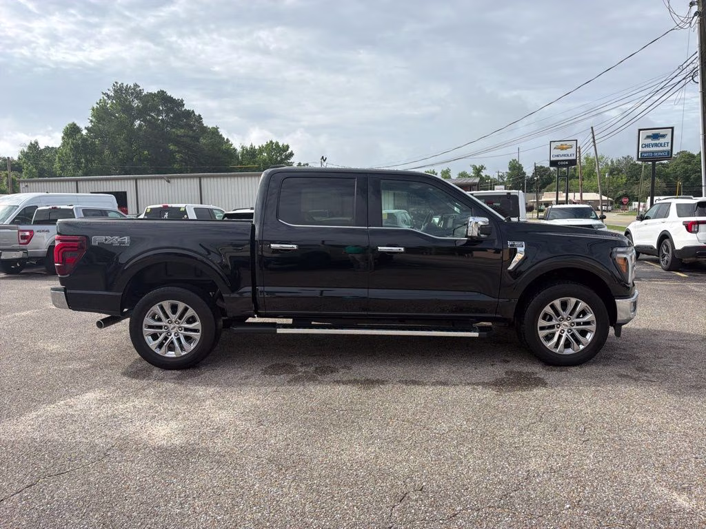 2024 Black Metallic Ford F-150 Lariat 4X4 Truck