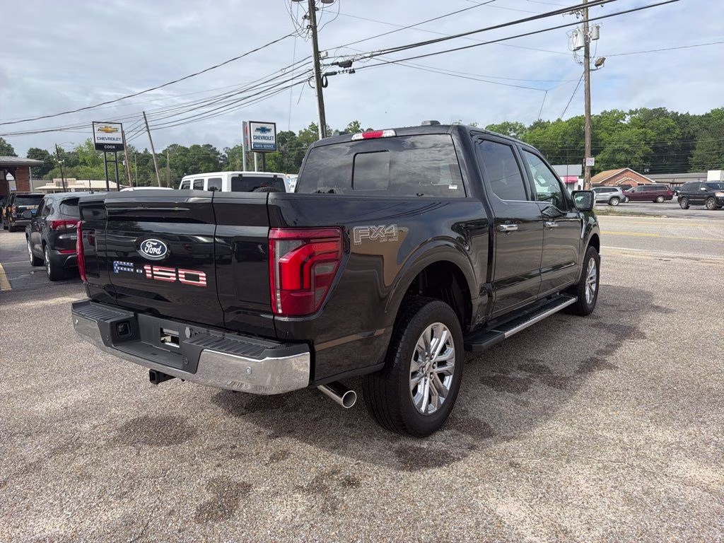 2024 Black Metallic Ford F-150 Lariat 4X4 Truck