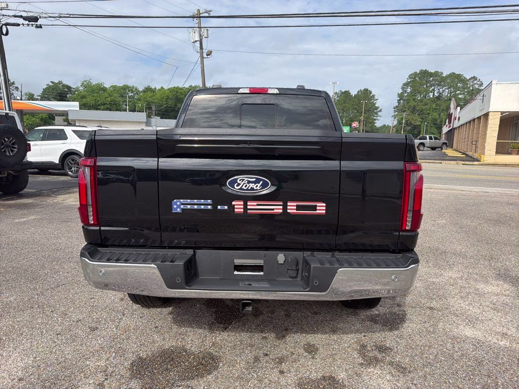 2024 Black Metallic Ford F-150 Lariat 4X4 Truck