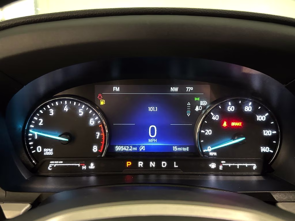 2023 Star White Metallic Tri-Coat Ford Explorer XLT RWD SUV