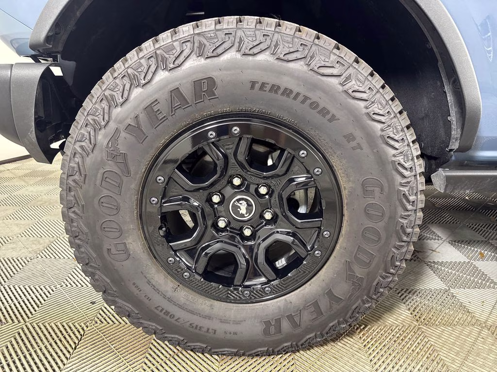 2025 Azure Gray Metallic Ford Bronco Badlands 4X4 SUV