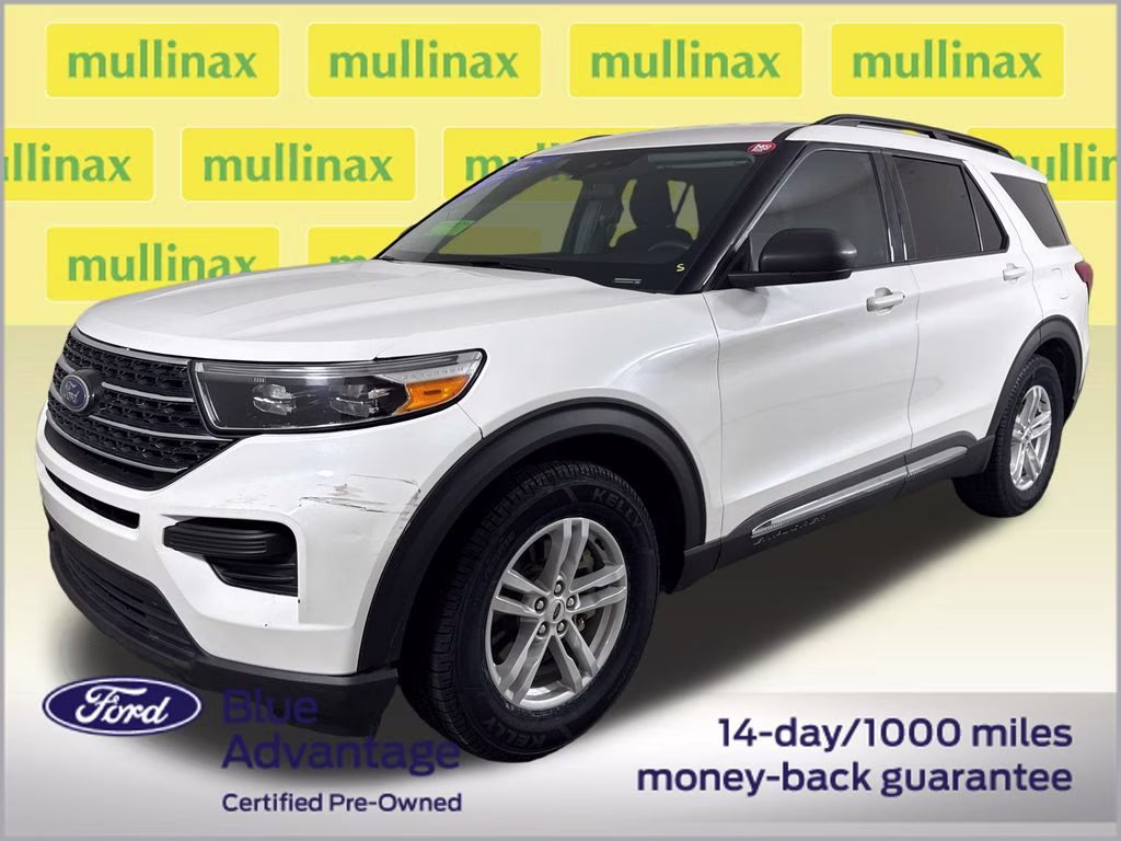 2023 Star White Metallic Tri-Coat Ford Explorer XLT RWD SUV