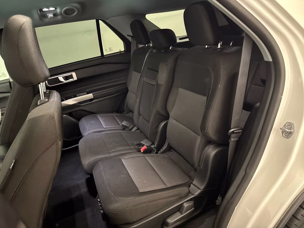 2023 Star White Metallic Tri-Coat Ford Explorer XLT RWD SUV