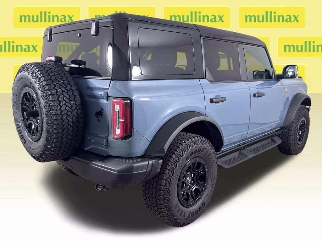 2025 Azure Gray Metallic Ford Bronco Badlands 4X4 SUV
