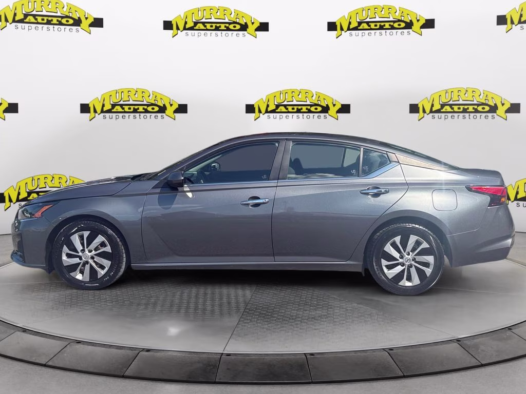 2023 Gun Metallic Nissan Altima 2.5 S FWD Sedan