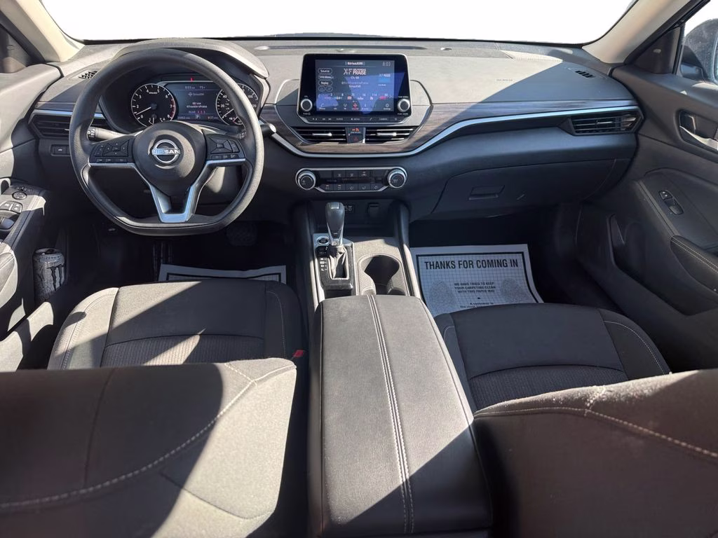 2025 Super Black Clearcoat Nissan Altima 2.5 SV FWD Sedan