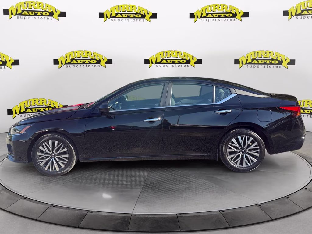 2025 Super Black Clearcoat Nissan Altima 2.5 SV FWD Sedan