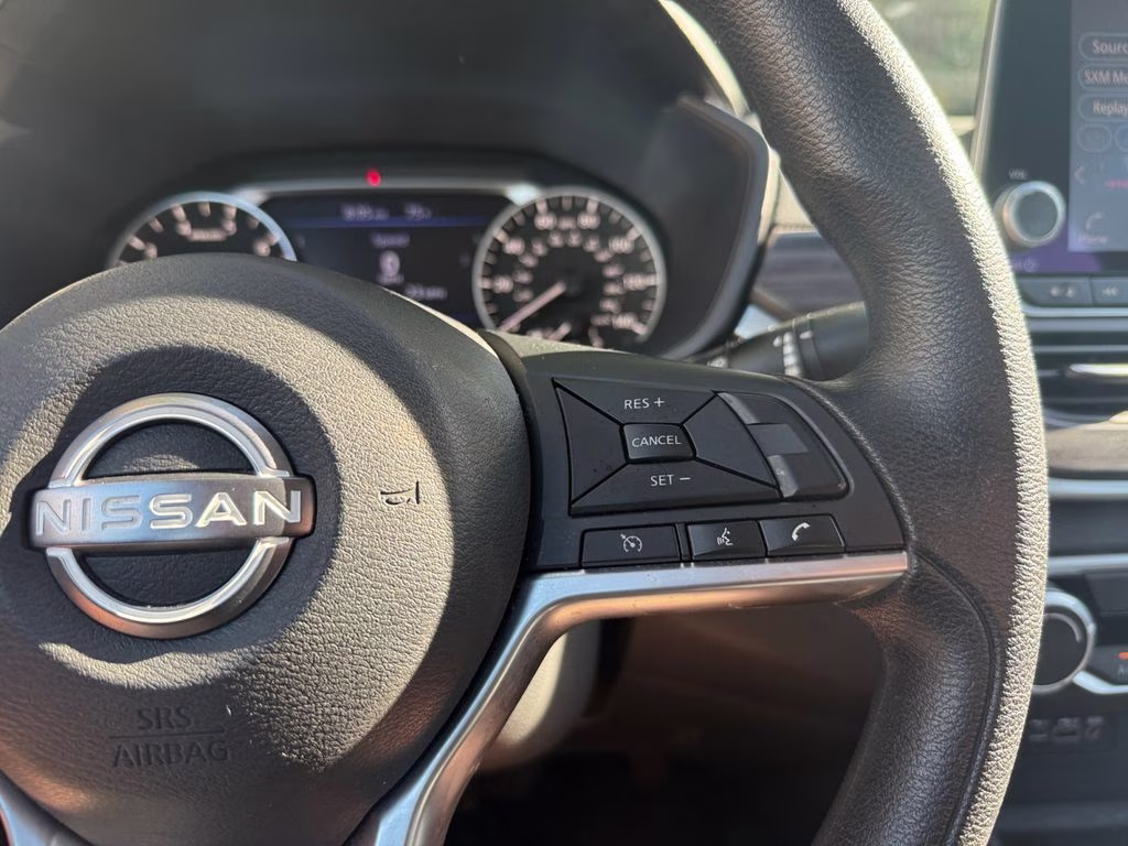 2025 Super Black Clearcoat Nissan Altima 2.5 SV FWD Sedan