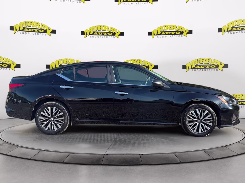 2025 Super Black Clearcoat Nissan Altima 2.5 SV FWD Sedan