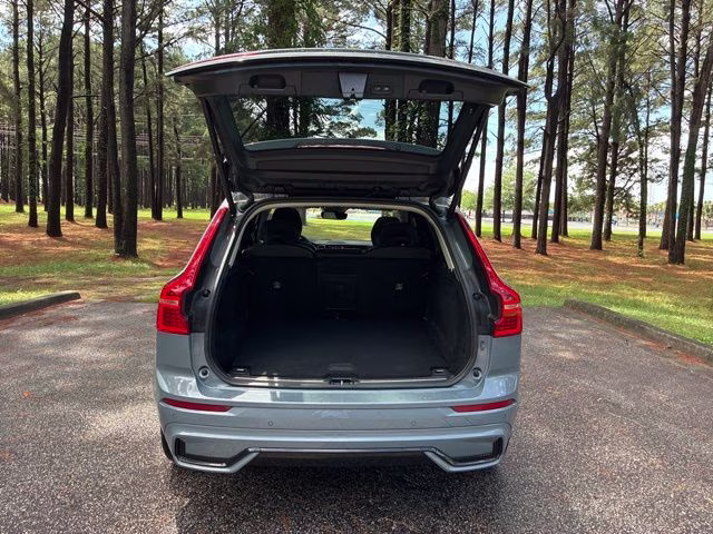 2023 Gray Metallic Volvo XC60 B5 Plus Dark Theme FWD SUV