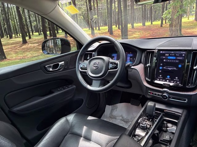 2023 Gray Metallic Volvo XC60 B5 Plus Dark Theme FWD SUV