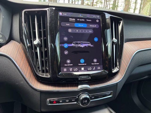 2023 Gray Metallic Volvo XC60 B5 Plus Dark Theme FWD SUV