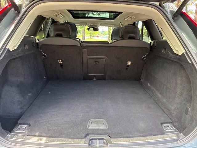 2023 Gray Metallic Volvo XC60 B5 Plus Dark Theme FWD SUV