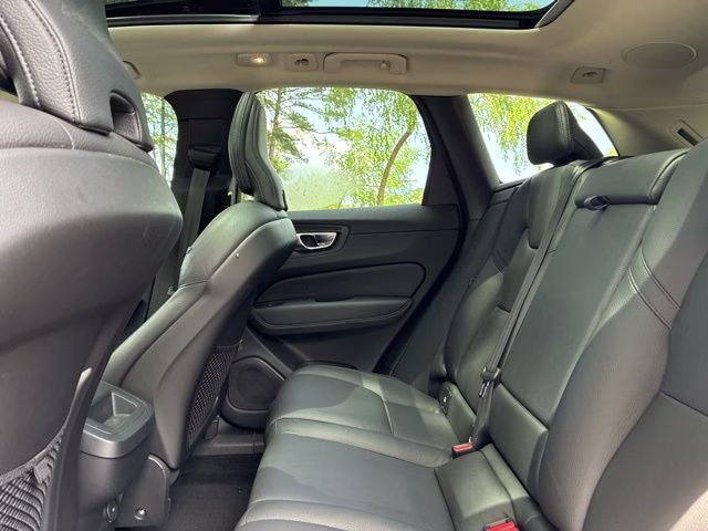 2023 Gray Metallic Volvo XC60 B5 Plus Dark Theme FWD SUV