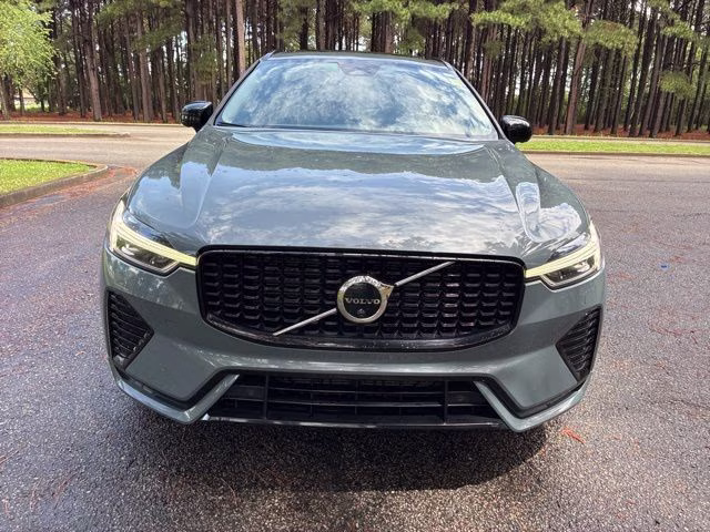 2023 Gray Metallic Volvo XC60 B5 Plus Dark Theme FWD SUV
